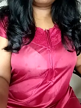 Mallu_karthika - Oil my boobies