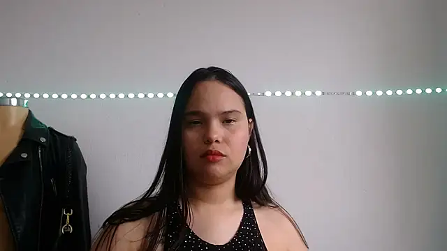 Nicolle_jenifer - show armpits
