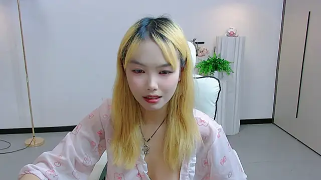 Sexy-girl-feifei - 无内小狗趴揉豆豆5分钟