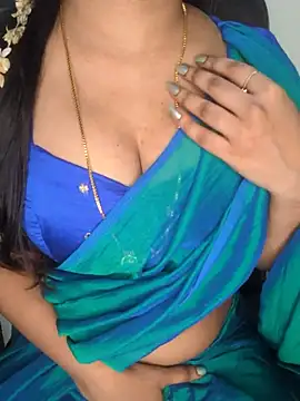 Shriya_reddy - Split on boobs and message
