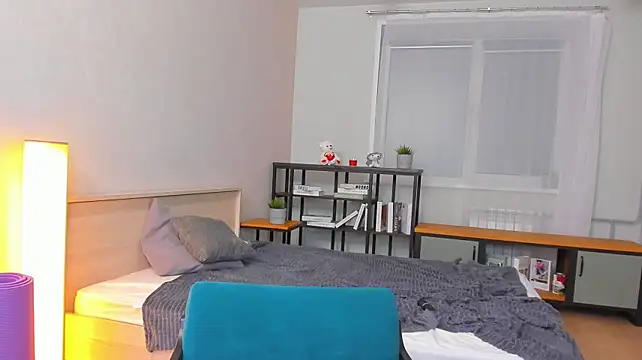 IsabelTelle - squeeze my yummy ass