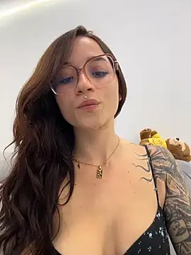 Charlotte_Rossee - Shake boobs and pinch nipples
