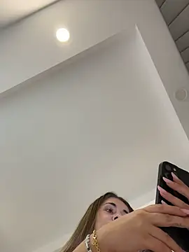 IsabellaEtthan - BoobiesOut+wiGGleThem+Vid+Telegram