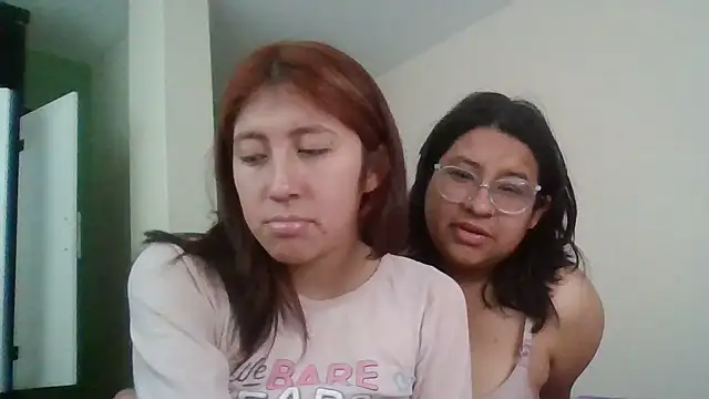 Sarah12333 - Meter mano en la pussy