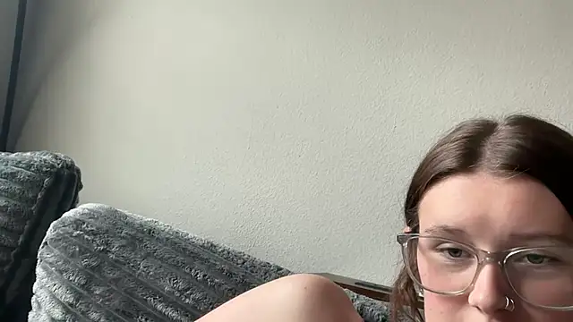 ItsKaylaa - oil my nipples and ass close to cam