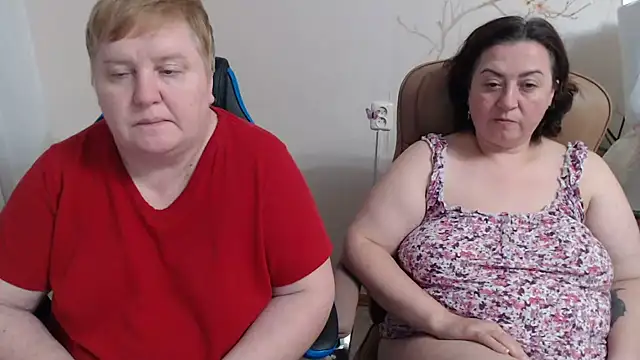 Lindy-Jeanie - lick pussy and ass blonde