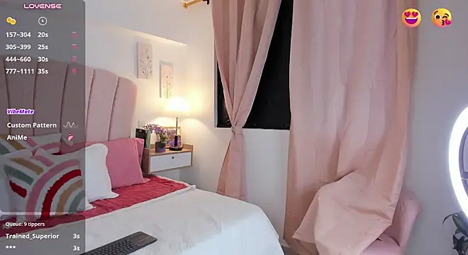 MiiaGreys - Show big ass and Spank