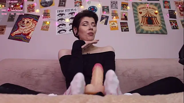 Luna_Blake - horny strapon stroking