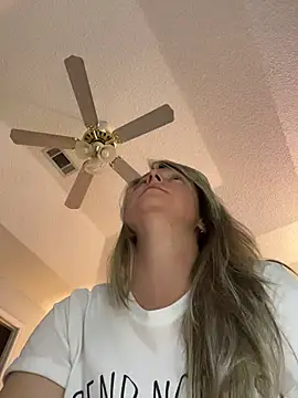 Vivian_MayXxX - 💦Squirt 4U-Last tipper gets 3 videos