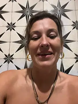 Lwhite1 - Strip naked