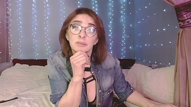 Julia_renard - shove panties into the pussy