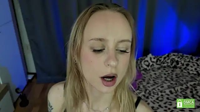 Ethereal_me - lick my lips close to cam