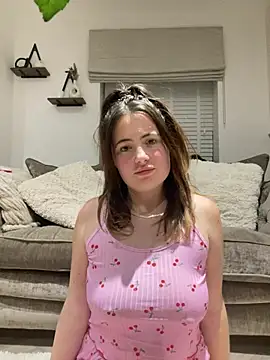 Brunette_Milf_MayaX - Show me some love ❤️