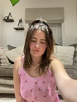 Brunette_Milf_MayaX - Show me some love ❤️