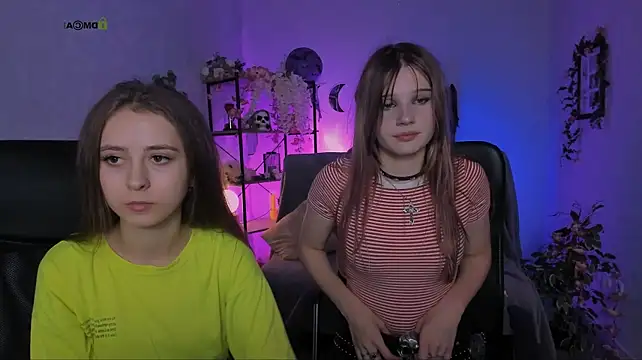 Rebecca_smile - doggy in panties