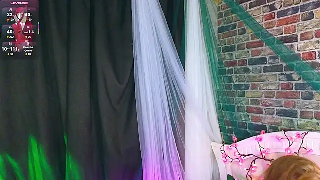 MarjorieBrown - 🎃kiss on the neck and masturbate🎃