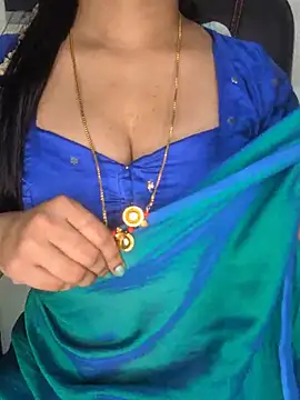 Shriya_reddy - Split on boobs and message