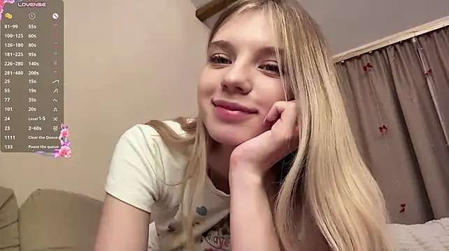 FruityXo - my smile will make your day brighter ><
