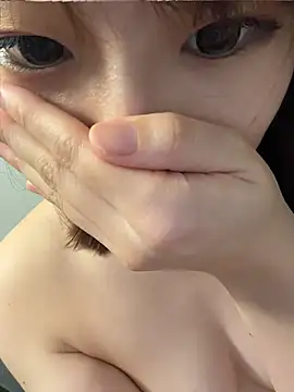 Hiiichan88 - 上脱ぐ