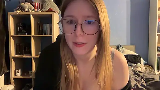 Thepretiestgirlhere - Je me doigte 🥵/ I finger myself 🥵