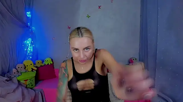 YourLizzyDoll - stay topless+blowjob 3 min