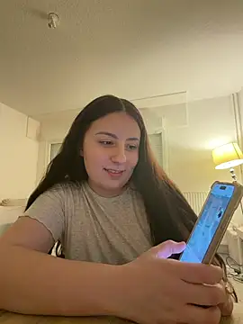 Angela80 - Complètement nue