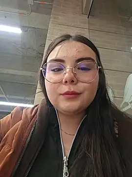 Julieth88_ - Take off your panties + rub my wet clit