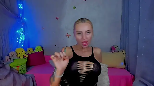 YourLizzyDoll - stay topless+blowjob 3 min