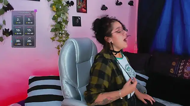 Sylvara_bx - 🎀🍒SPANKS SO HARD WITH PADDLE🎀💗