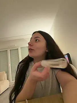 Angela80 - Complètement nue