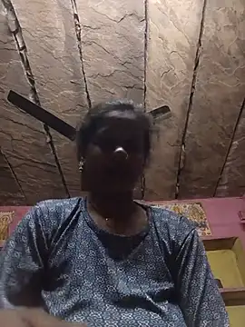 Hot_khusi753