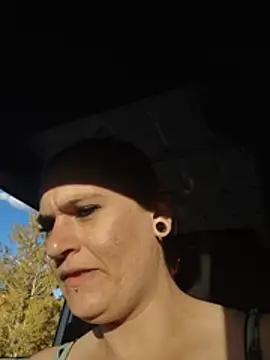 SexyLexii44 - Titties out for 10 min on I 25 ON Return