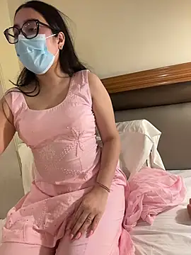 JAsMinE678 - big squirt in group show