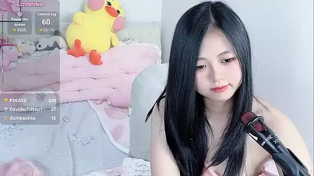 Noelle-2007 - 最近手头有点紧 可以借你的手牵牵嘛