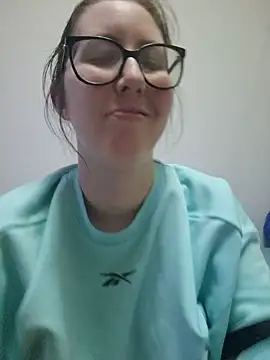 Sarah459 - Punci és cici nyálazás