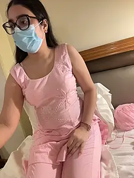 JAsMinE678 - big squirt in group show