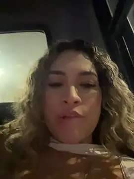 Sara_smiiith211 - Take off my bra in public