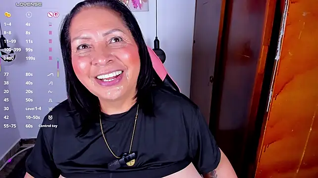 Sofia_big - show tits