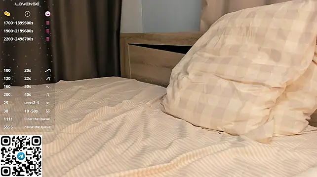 Tyty_piupiu - Caress my clit and eye contact