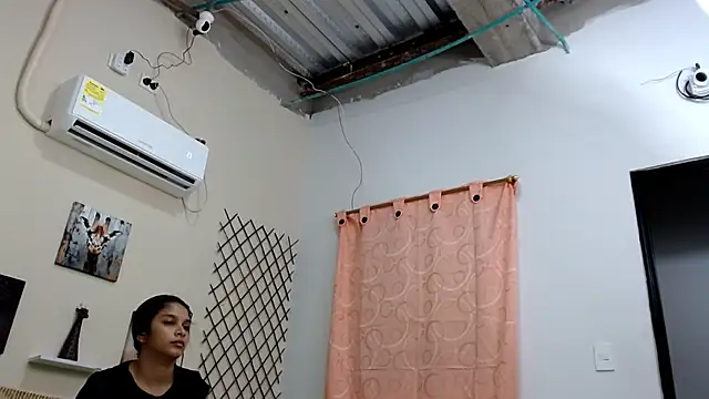 Alanaskinny18 - 2 fingers in my ass