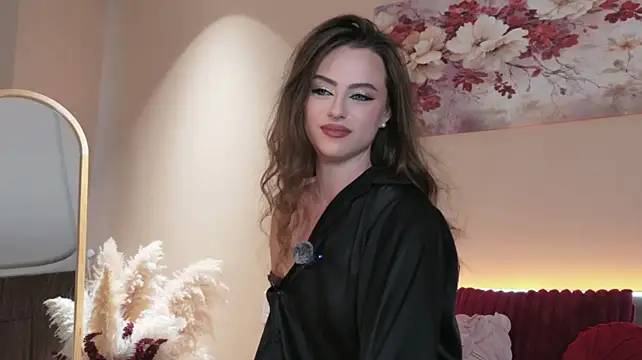 Sienna_Voss - lets make my ass red:)