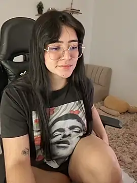 Lia_flowers - BRA OFF AND SUCK TITS