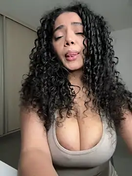 Curlyierr - UNDRESS AND GET NAKED