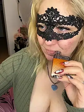 -CurvySecret- - 5 minuten nackt und 5 minuten toy contro