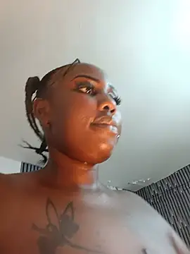 Queenmillan - FUCK WITH DILDO