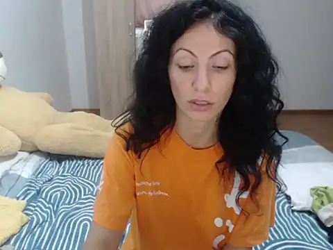 Emmatoo - show ass