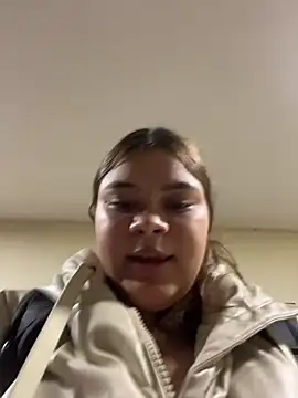 Thara_Fresneda_ - Masturbating at the office 😋