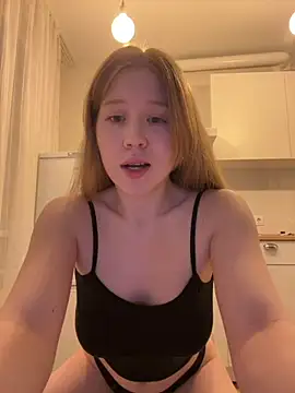 Evie_Wayne - Topless