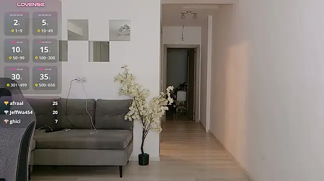 LovelyBianca - DILDO IN PUSSY😈💦
