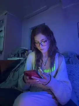 Alina-420 - Show Ass